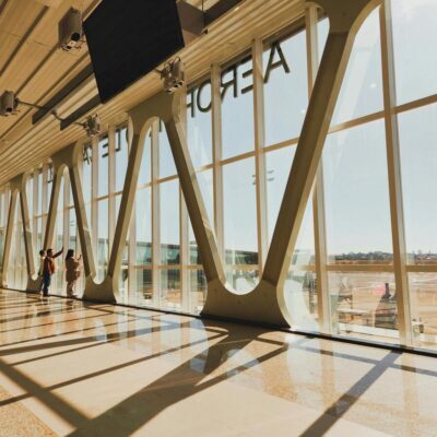 sala d'attesa di un aereoporto