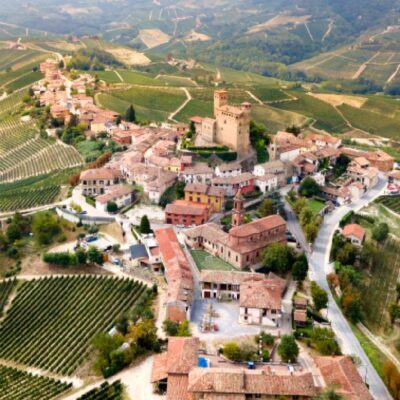Serralunga d’Alba vista dall’alto